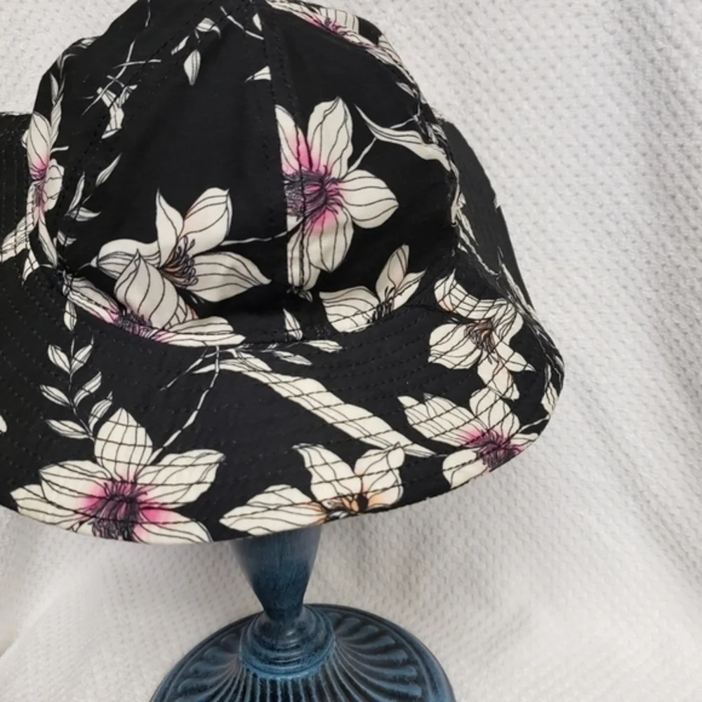 O'Neill Floral‎ Hat  100% Cotton Excellent Pre-owned Condition
